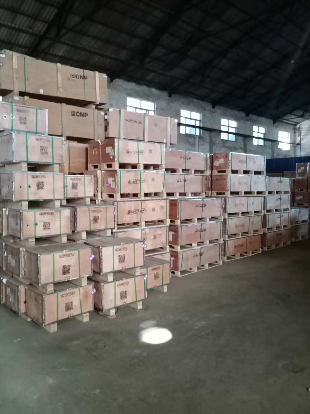 西安湛江耀久设备制造有限公司(5G网站)庫房(fang)